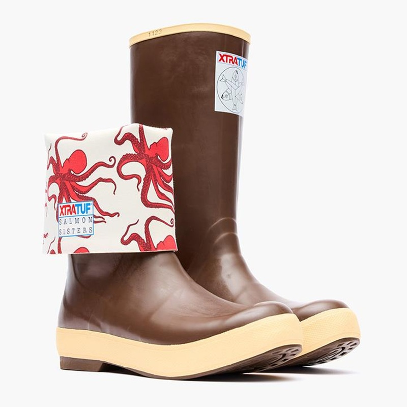 Xtratuf Women’s Salmon Sisters 15 in Legacy Boot Octopus