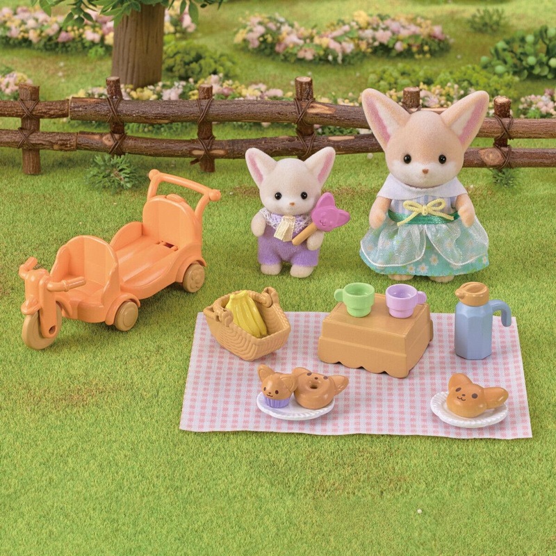Epoch Everlasting Calico Critters Sunny Picnic Set